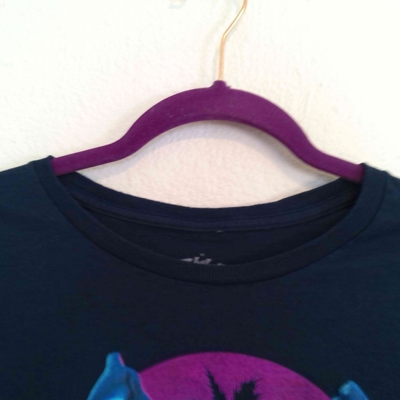 BLUE BEETLE GRAPHIC SHIRT - Picture 7 of 10